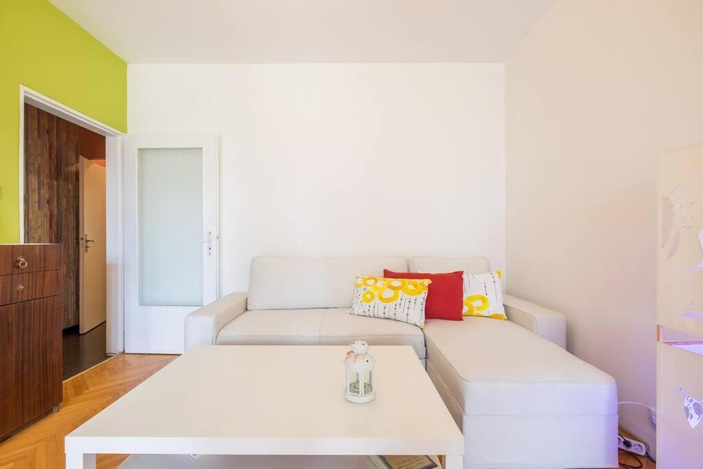 Beautiful Flat In Central Location By Flat Mаnager 소피아 외부 사진